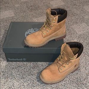 Wheat Timberland Boots / 8Womens